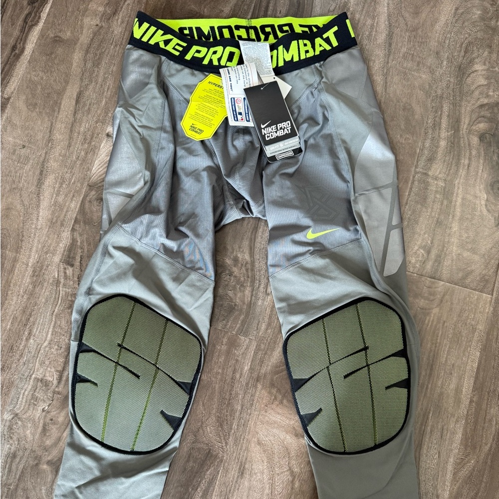 NWT Nike Pro Combat baseball pants-size M